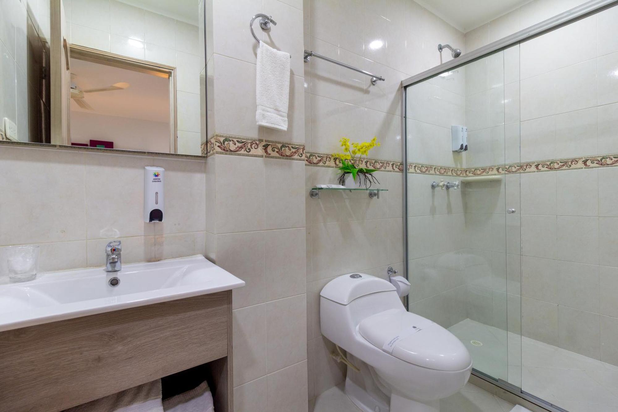 Hotel Costa Bonita Монтерія Екстер'єр фото